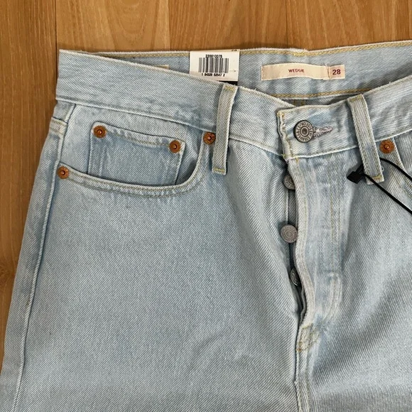 Levi’s Wedgie Jeans - Picture 5 of 6